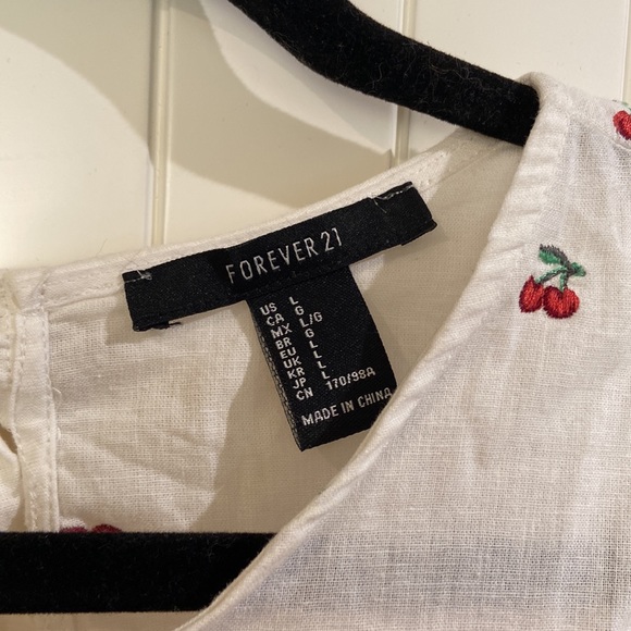 FOREVER 21 Linen blend cherry print crop top SMALL *READ measurements - Picture 5 of 7